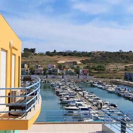 Marina Beach Apartamento *